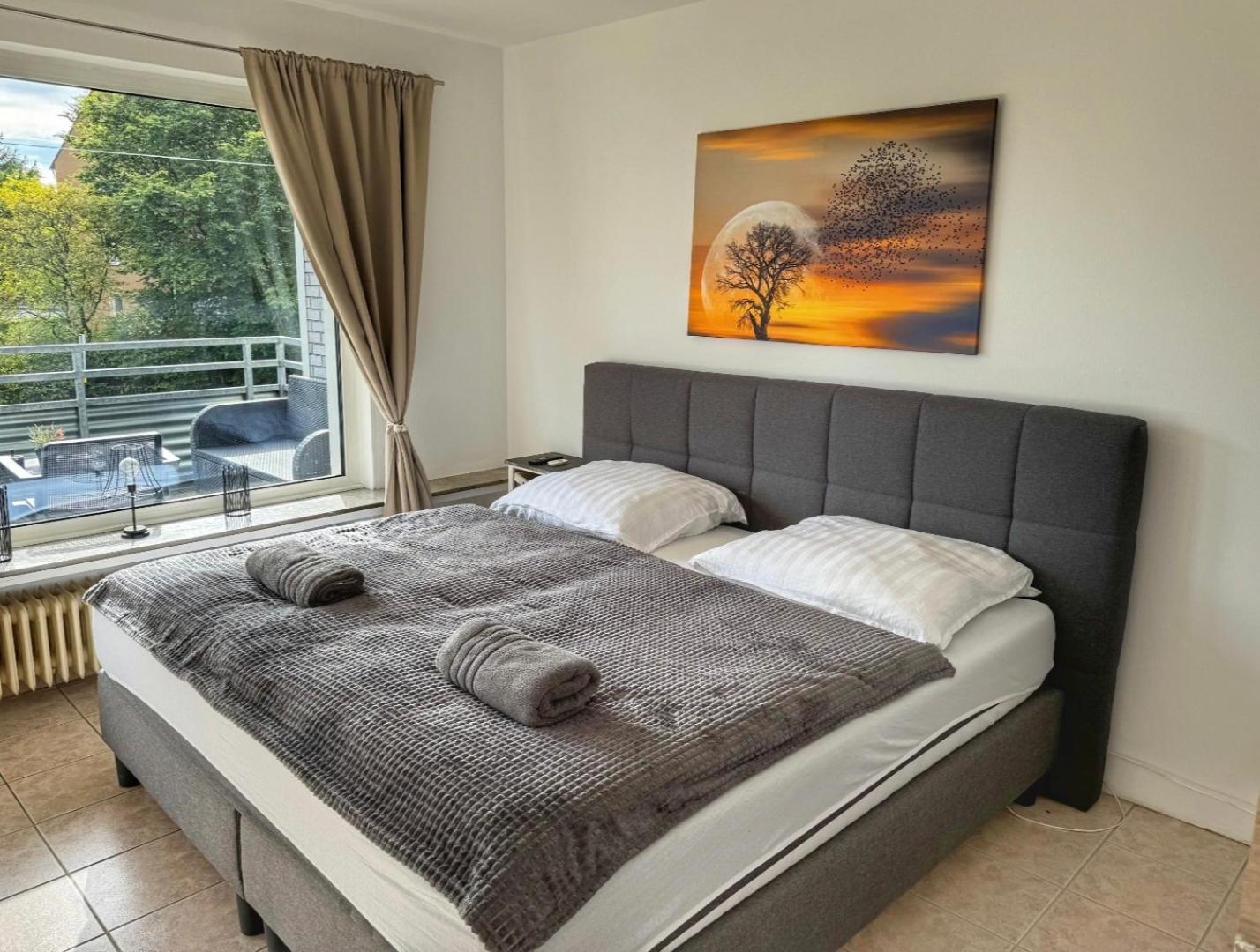 3 Mit Balkon Apartment