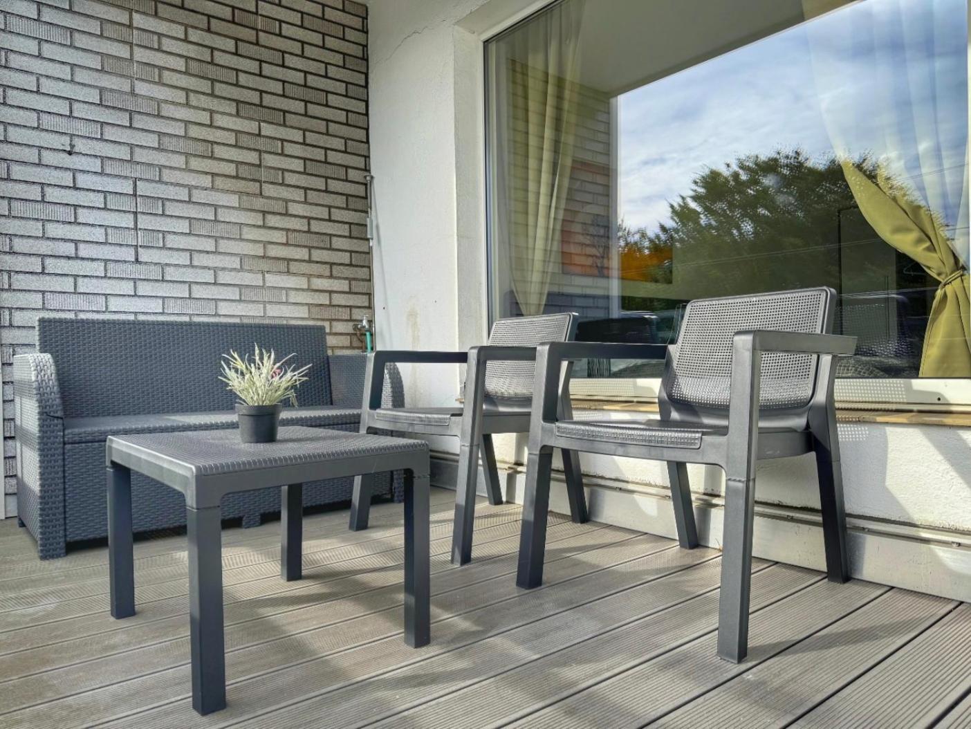 3 Mit Balkon *
